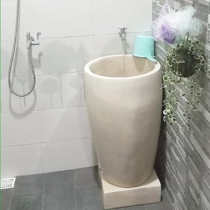 Bak mandi unik tipe gelas tinggi