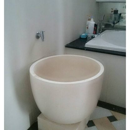 Bak mandi unik tipe blong setengah