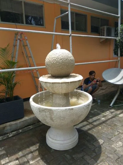 Air Mancur Bola
