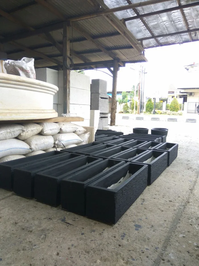 Pot Kotak Minimalis 100cmX30cmX30cm